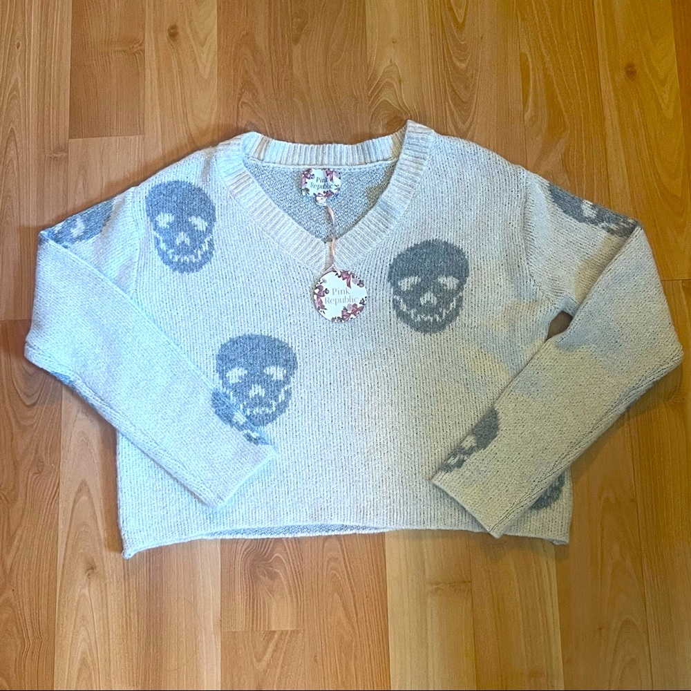 NWT-PINK REPUBLIC-CROPPED SWEATER